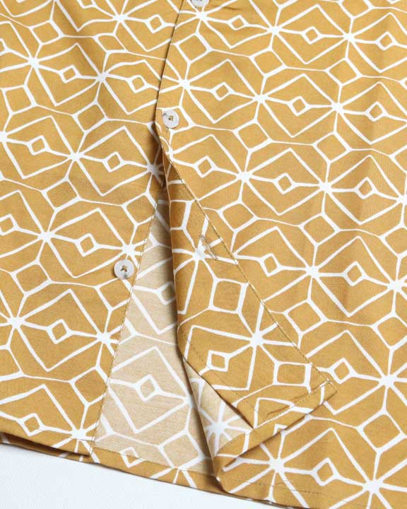 Golden Geo Print S/S Shirt