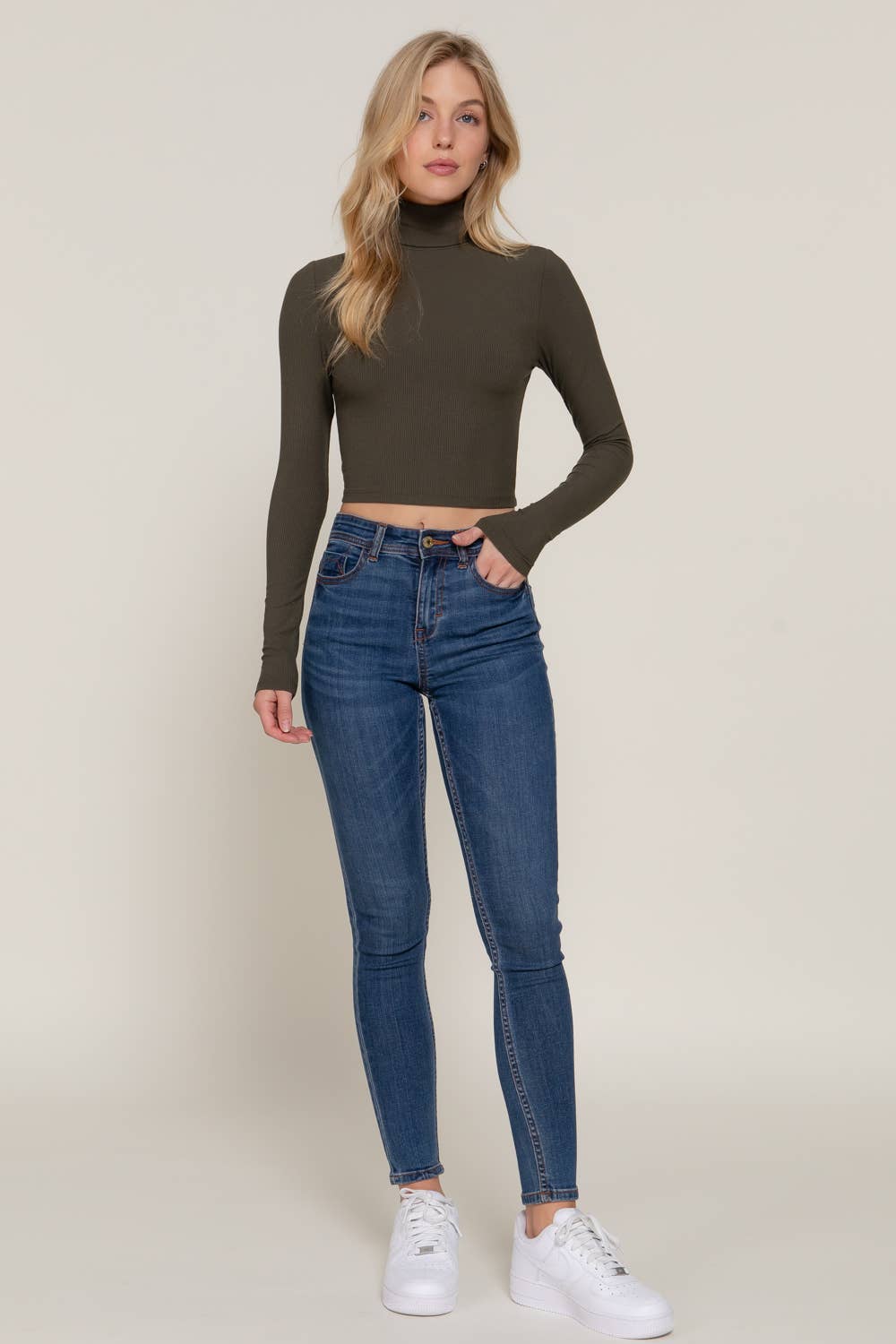 Essential Ribbed Cropped Turtle Neck