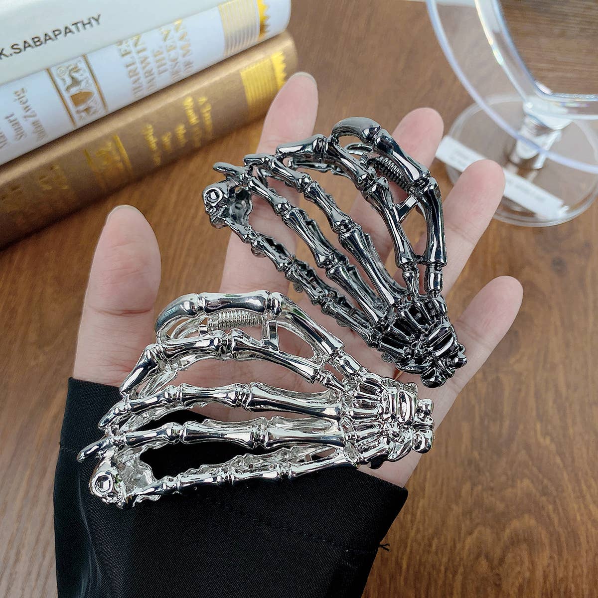 Metal Skeleton Hand Claw Clip