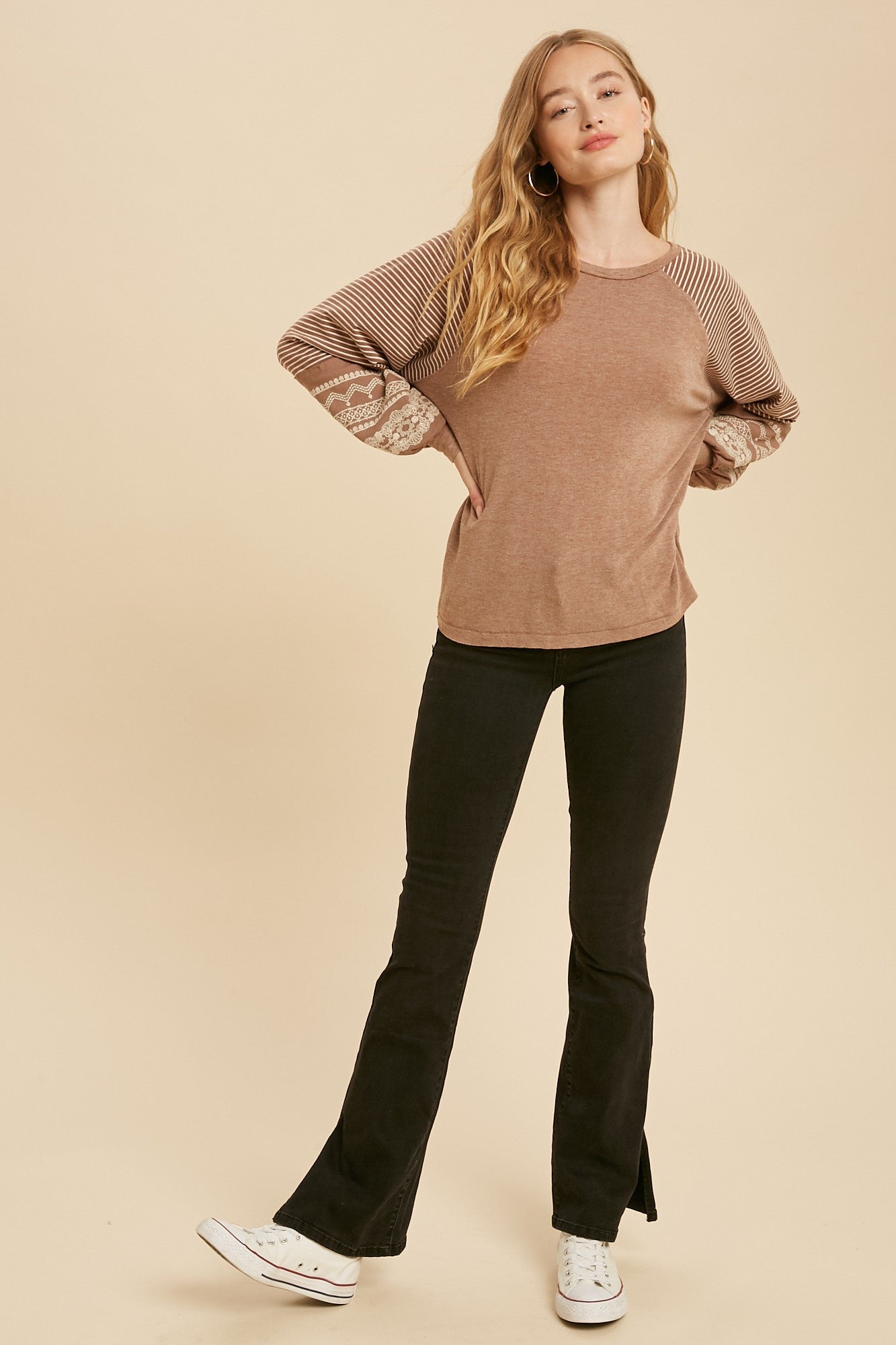 Embroidered Contrast Raglan Sleeve Top IL3734