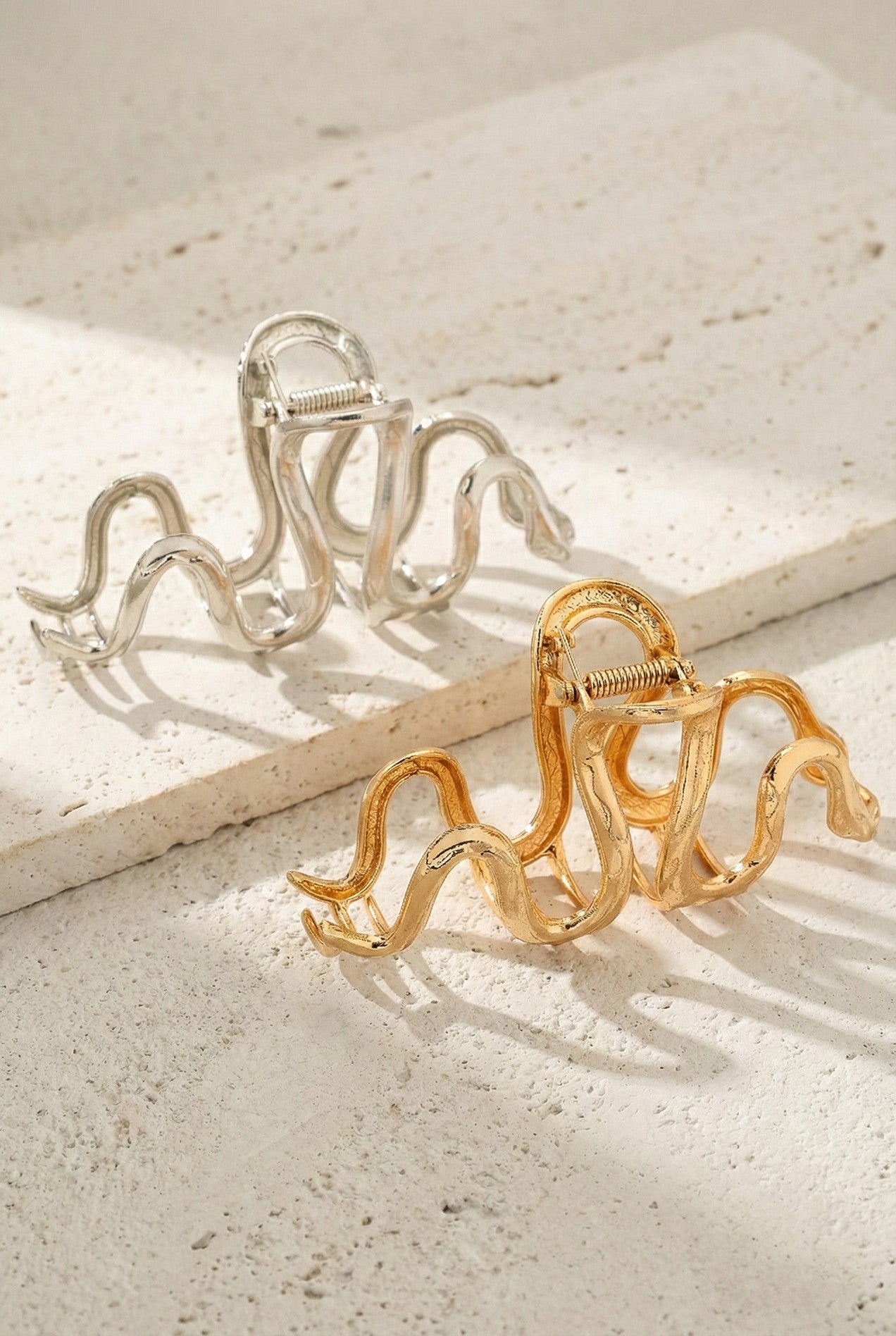 Wavy Metal Snake Claw Clip