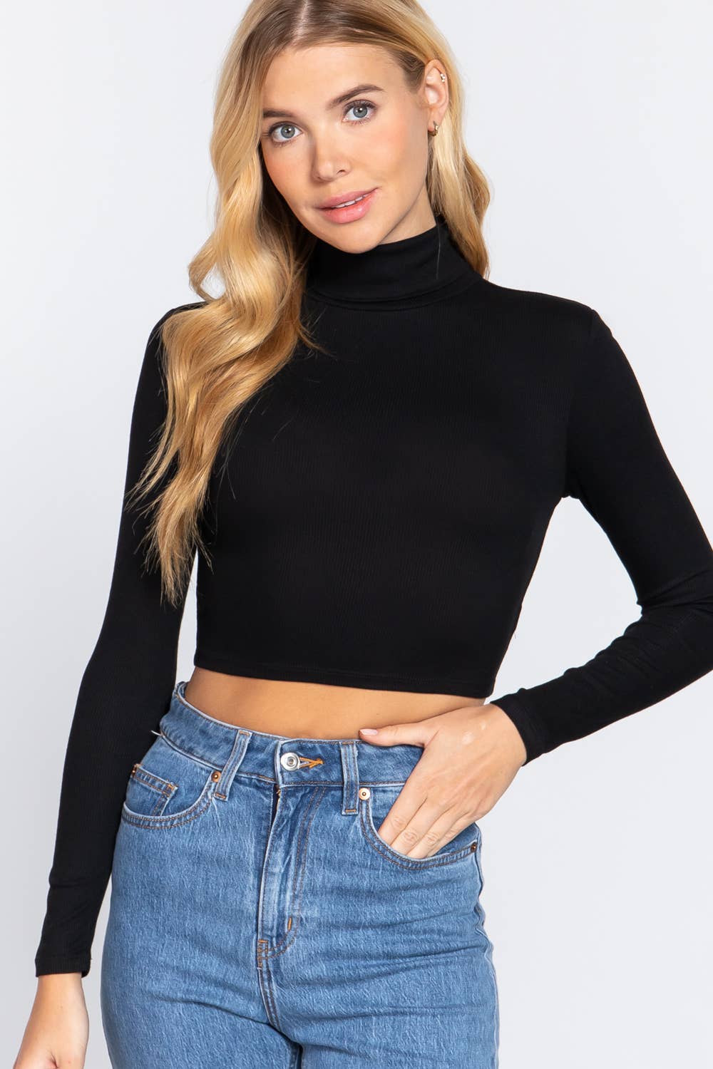 Essential Ribbed Cropped Turtle Neck