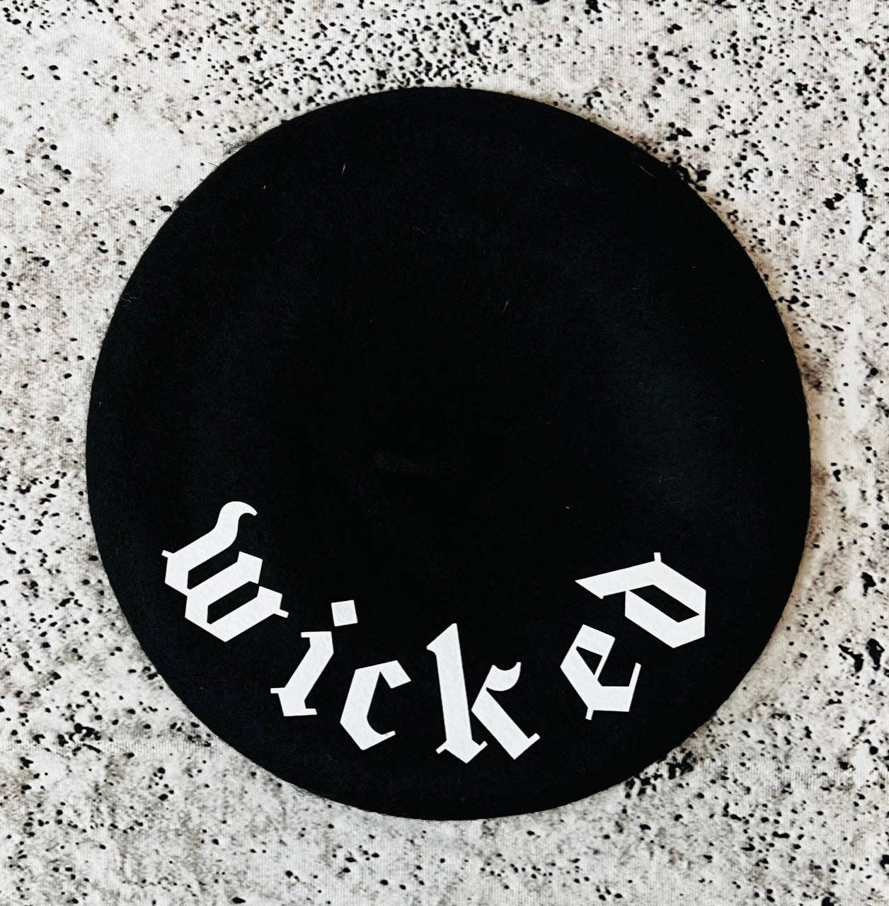 Vegan Beret in Wicked Print