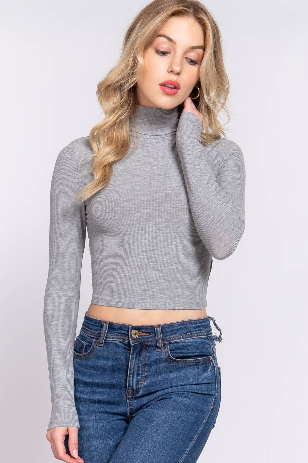 Essential Ribbed Cropped Turtle Neck