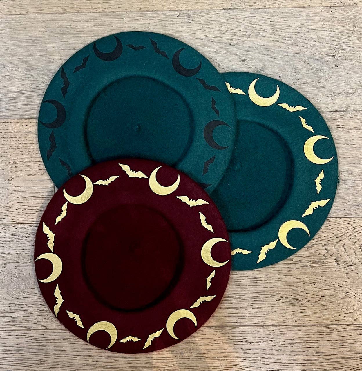 Black Bat Moon Emerald Vegan Beret