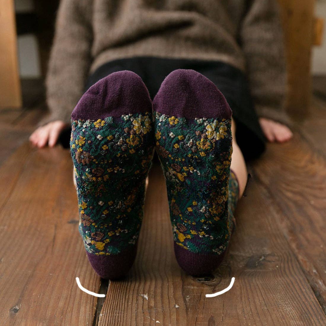 3D Floral Pattern Mid-Calf Socks