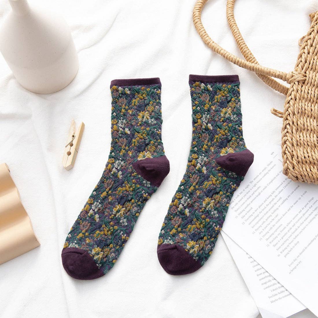 3D Floral Pattern Mid-Calf Socks