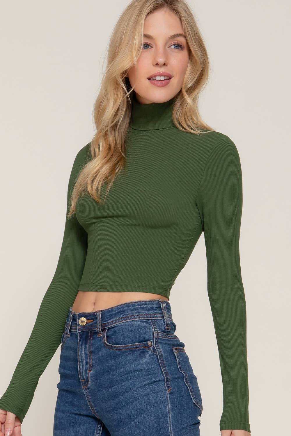 Essential Ribbed Cropped Turtle Neck