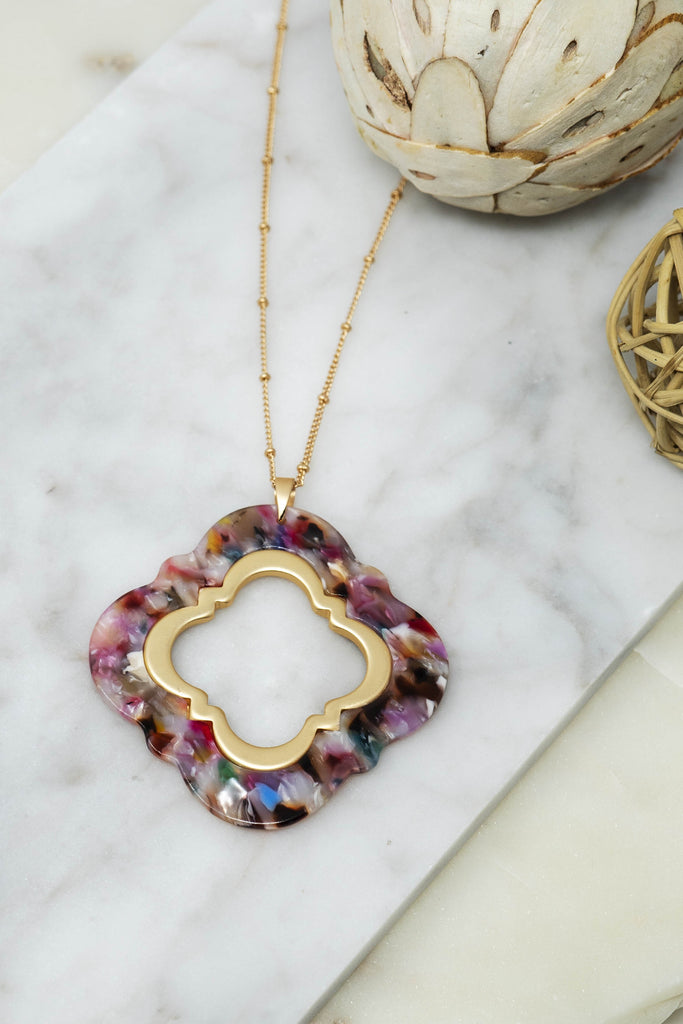 Quatrefoil Resin Pendant Necklace